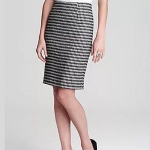 Banana Republic Houndstooth Pencil Skirt.